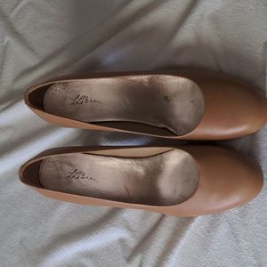Signature LLBean leather pumps
